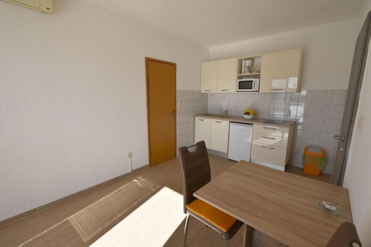 Denjak Apartments Kornić Екстериор снимка