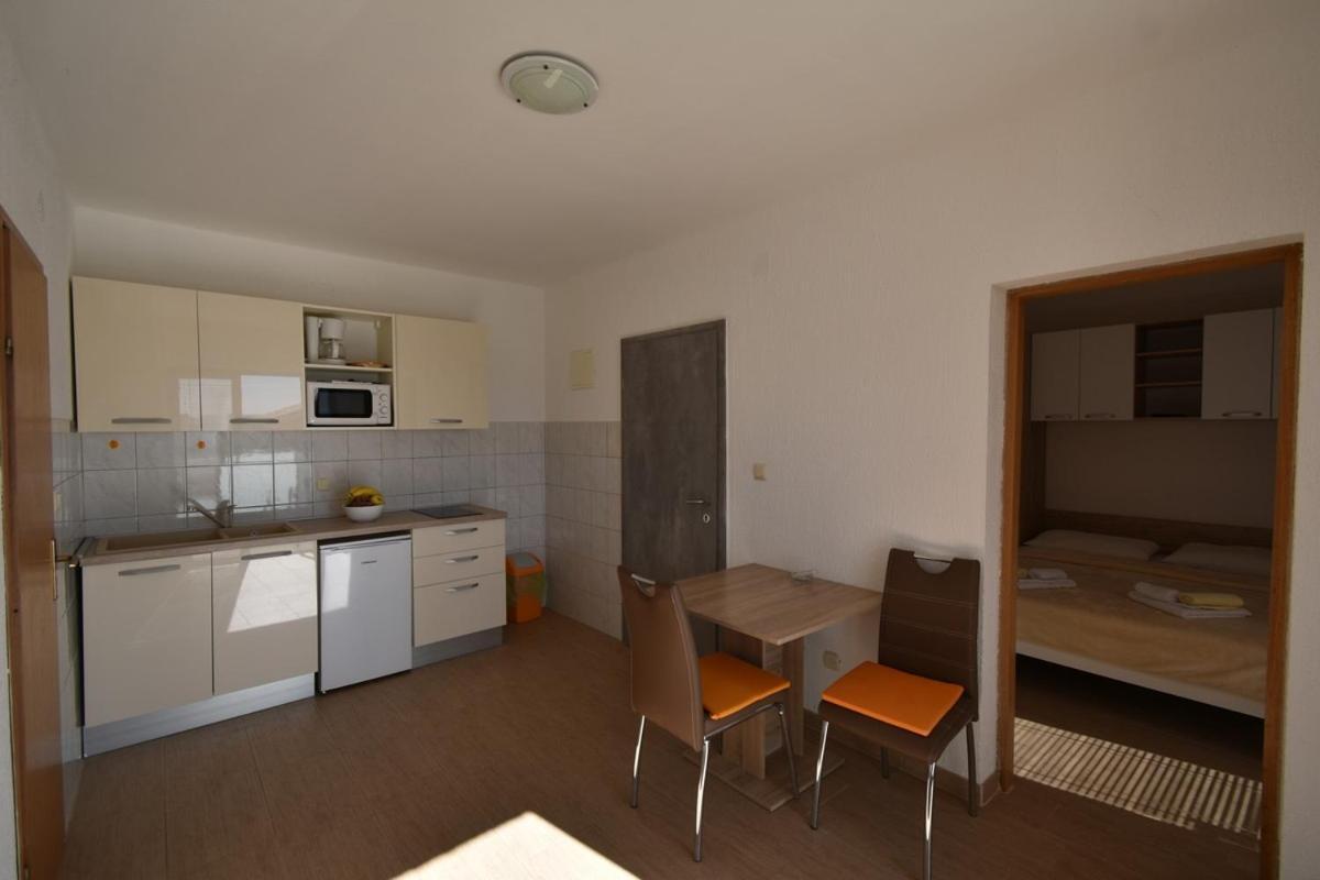 Denjak Apartments Kornić Екстериор снимка