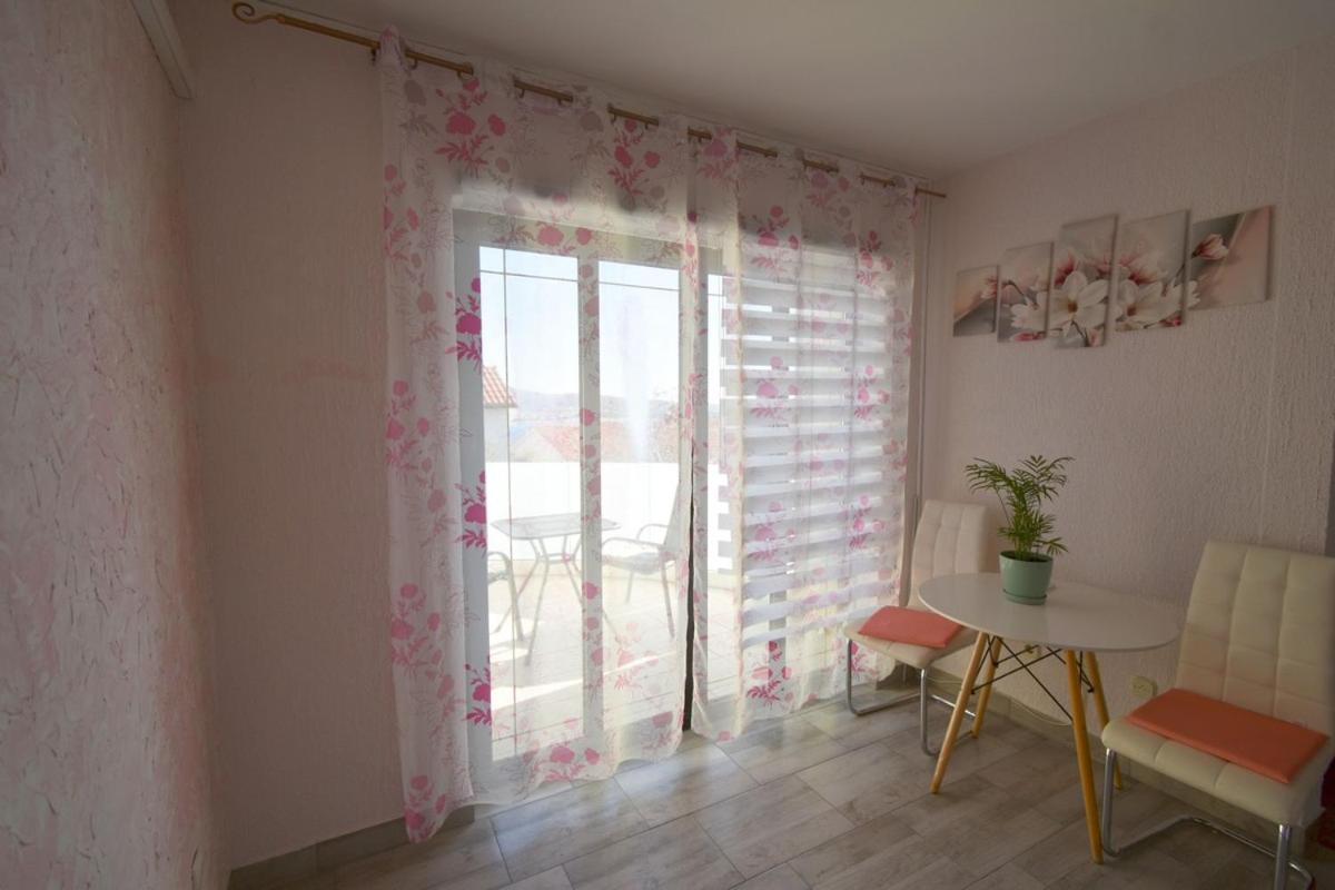 Denjak Apartments Kornić Екстериор снимка